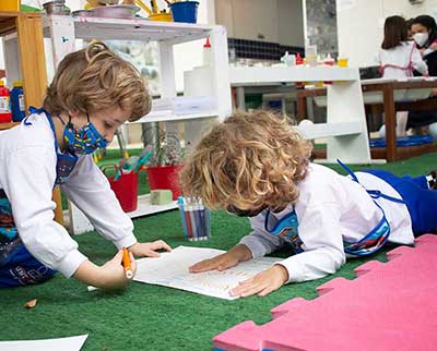 Crianças em atividade - Ensino Fundamental Uniepre